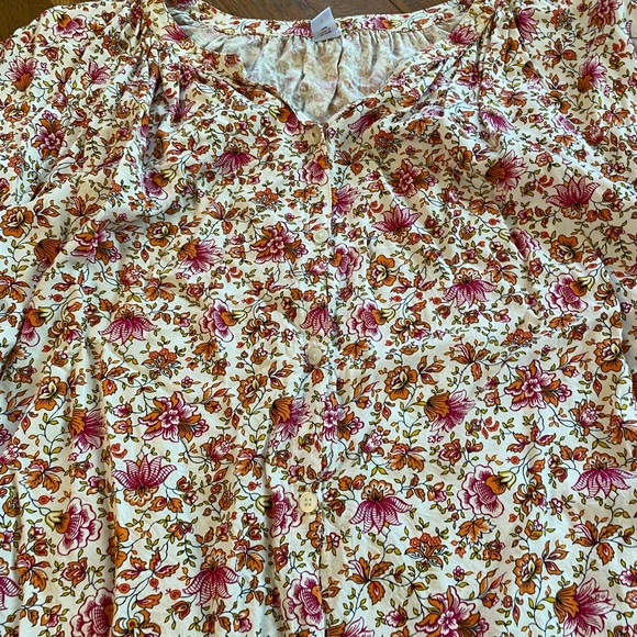 Old Navy Floral Top size xl - Picture 7 of 8